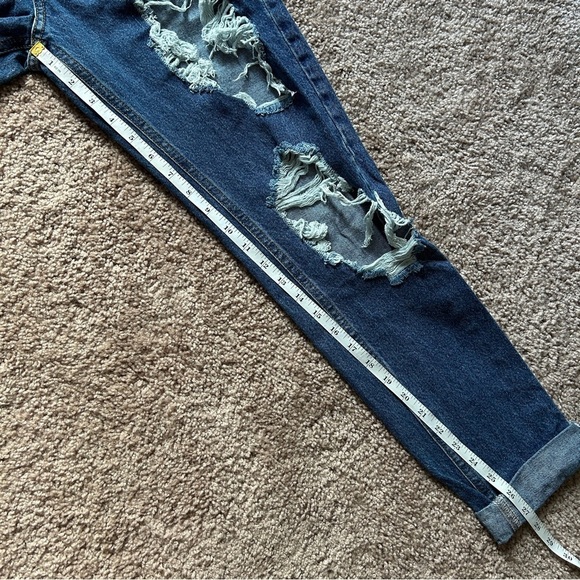 BDG UO High-Waisted Mom Distressed Destroyed Medium Wash Blue Jeans Size 27 - Picture 12 of 14